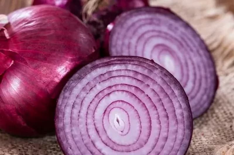 تصویر 3 از پیاز با پوسته نازک و ظریف برای آسانی در پوست گیری